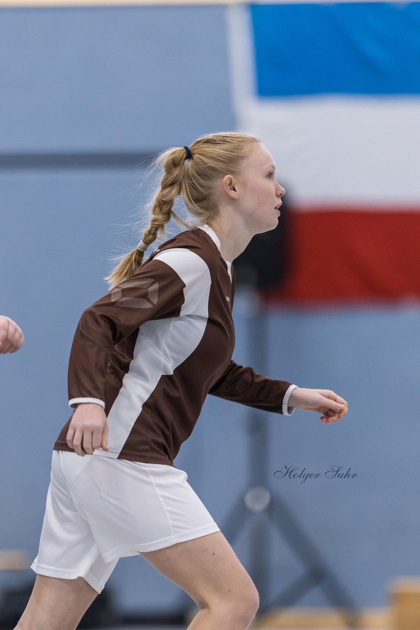 Bild 81 - C-Juniorinnen 2 Loewinnen Cup